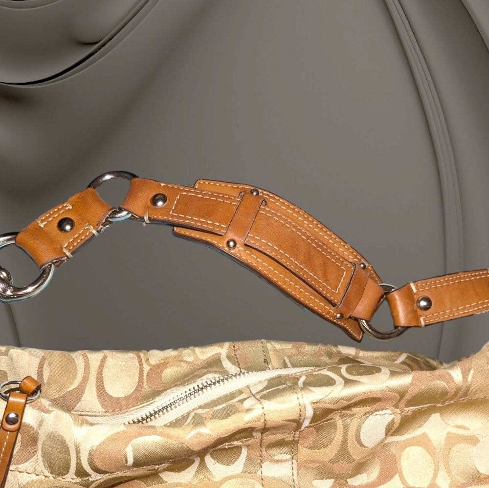 Beautiful Coach Tote - Picture 11 of 13